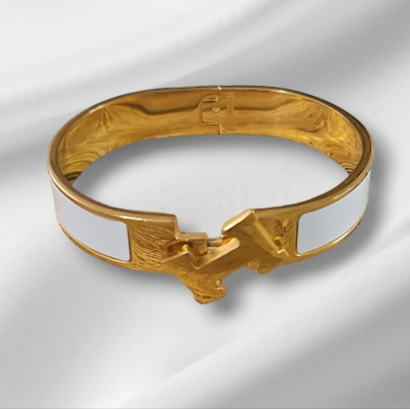 Authentic Hermes Narrow Click H Bracelet in Enamel with Gold-Plated hardware - Picture 6 of 7